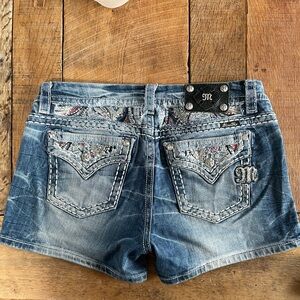 Miss Me Easy Fit Mid Rise Shorts 30
